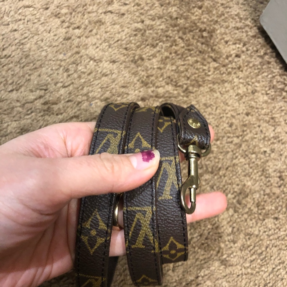 Authentic LV strap - Picture 1 of 4
